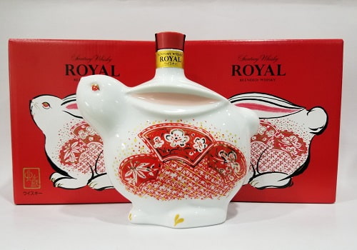 Review rượu con thỏ Suntory Whisky Royal-1